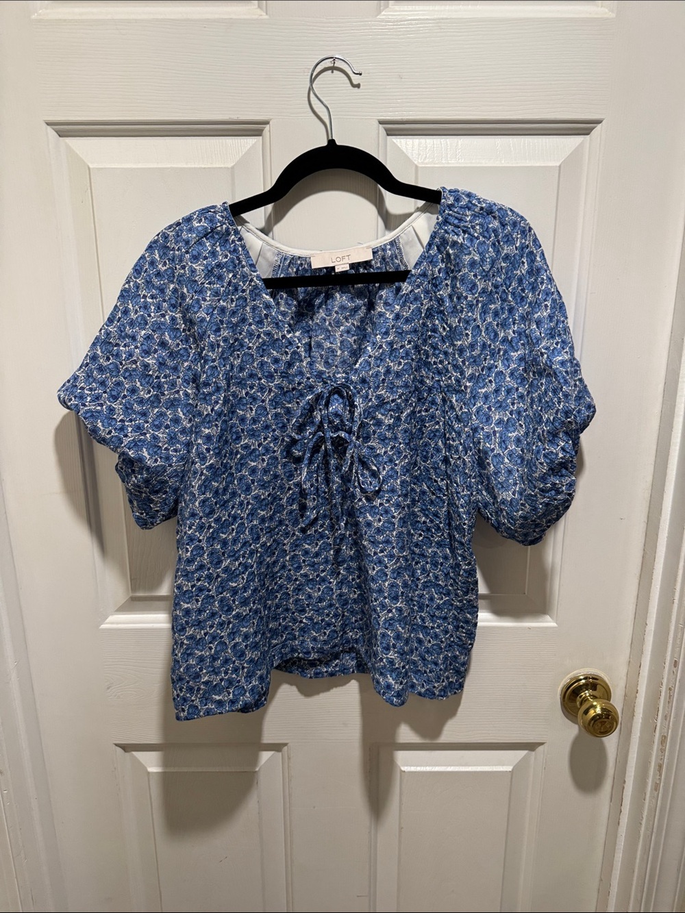 LOFT Blue Floral Tie-Front Puff Sleeve Blouse